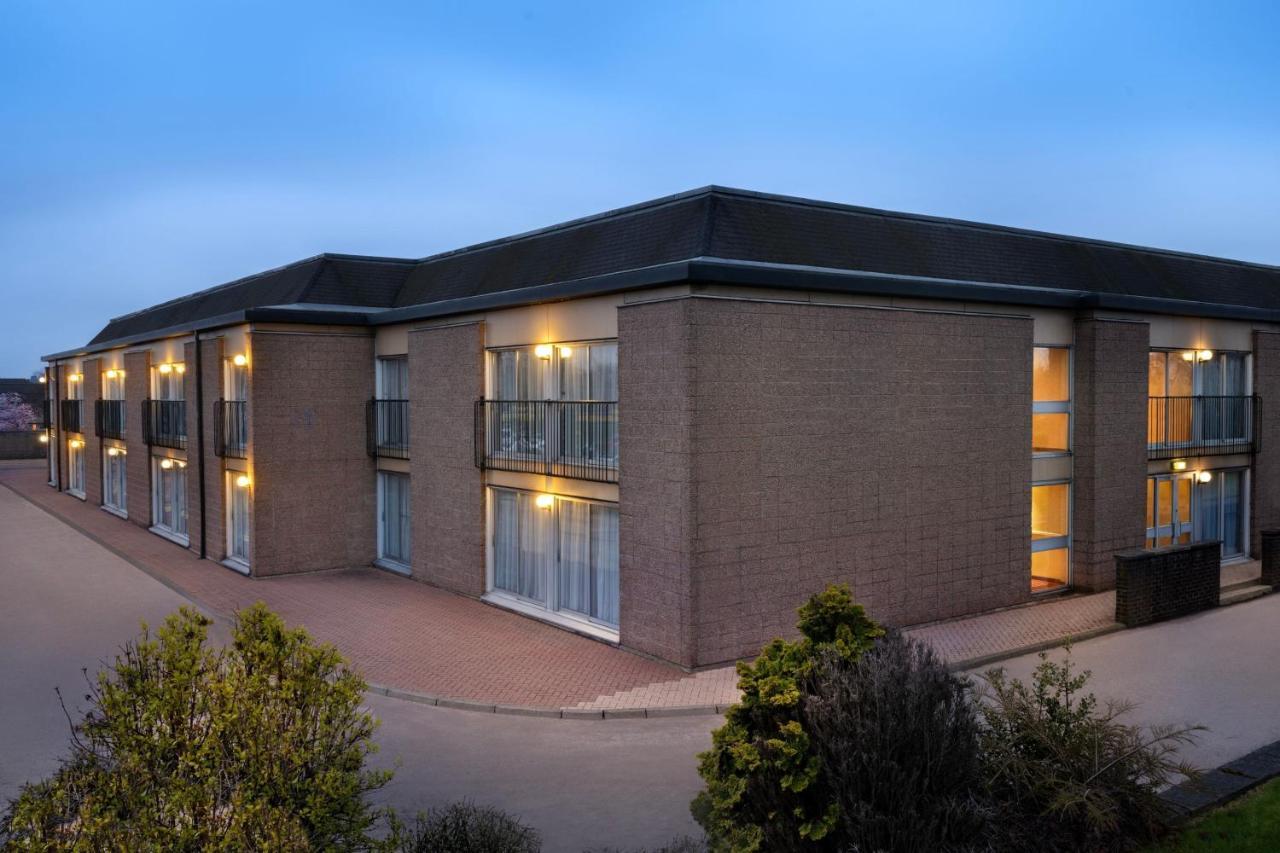 The Aberdeen Dyce Hotel Екстериор снимка