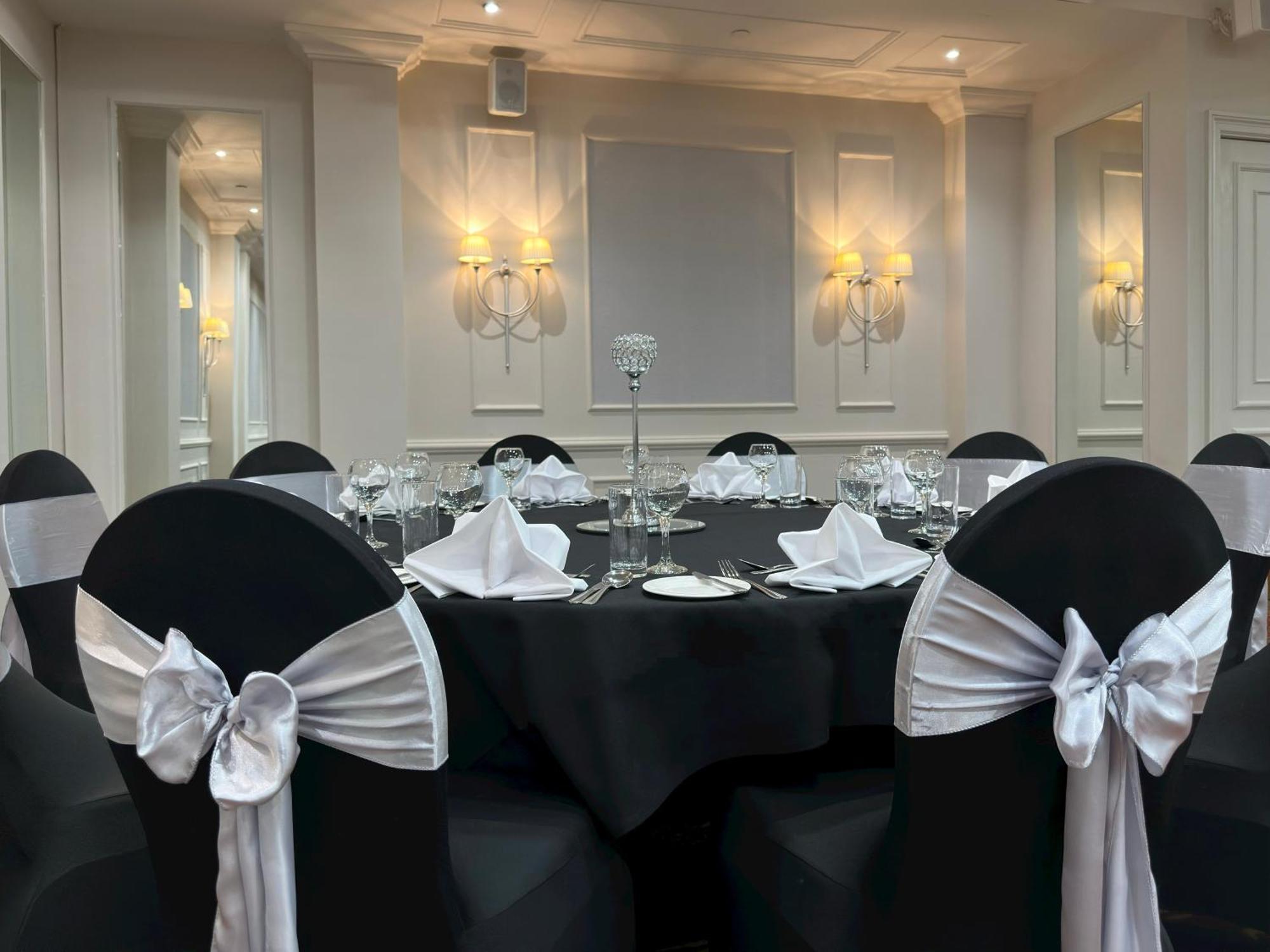 The Aberdeen Dyce Hotel Екстериор снимка