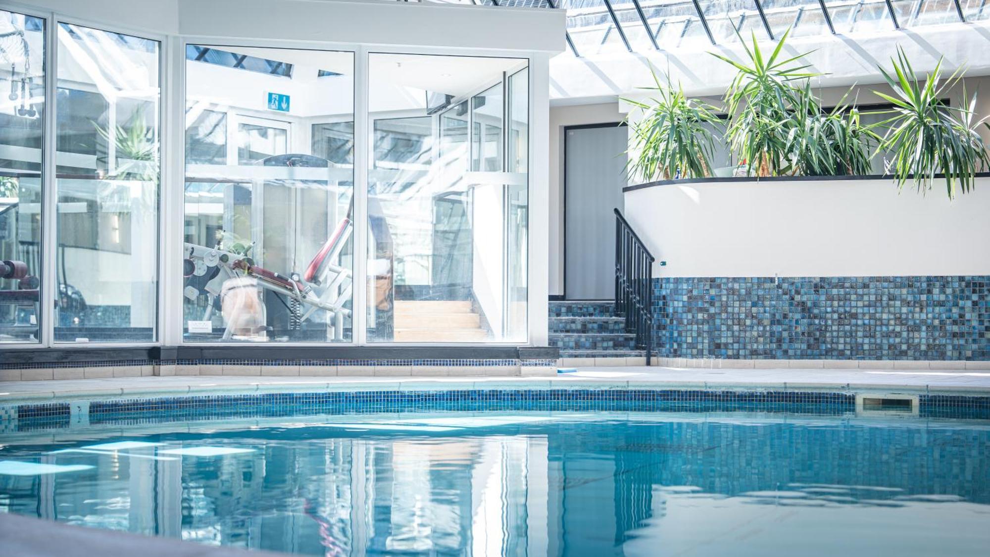 The Aberdeen Dyce Hotel Екстериор снимка