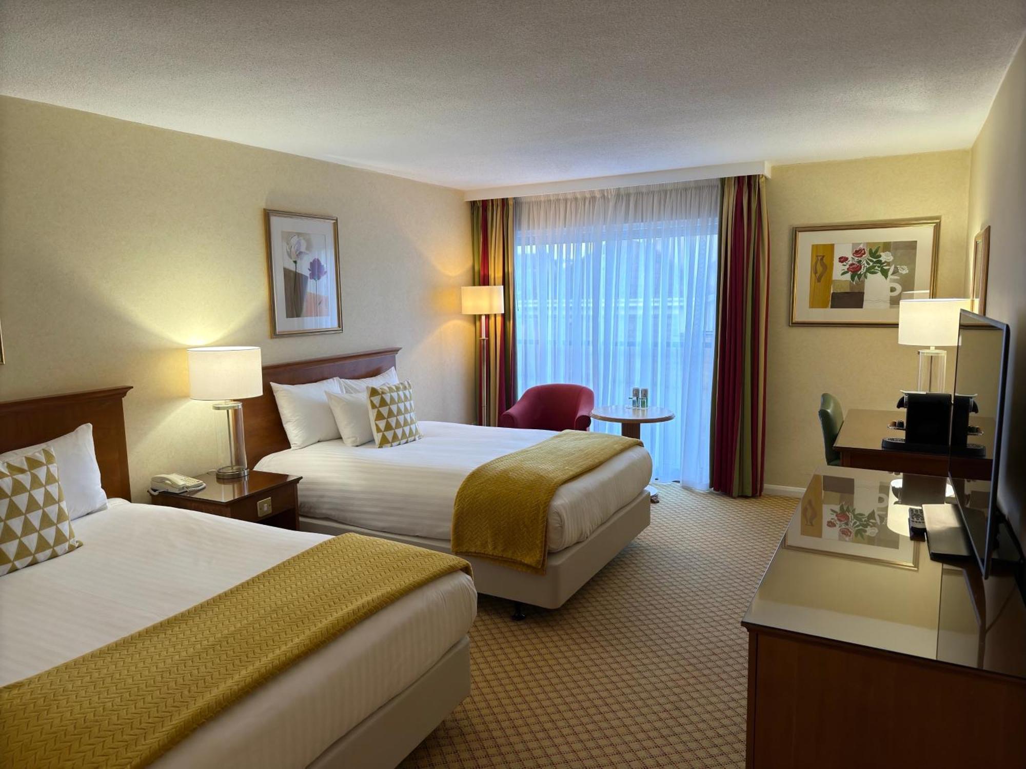 The Aberdeen Dyce Hotel Екстериор снимка