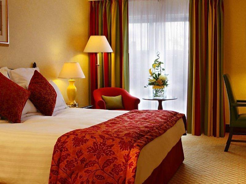 The Aberdeen Dyce Hotel Екстериор снимка