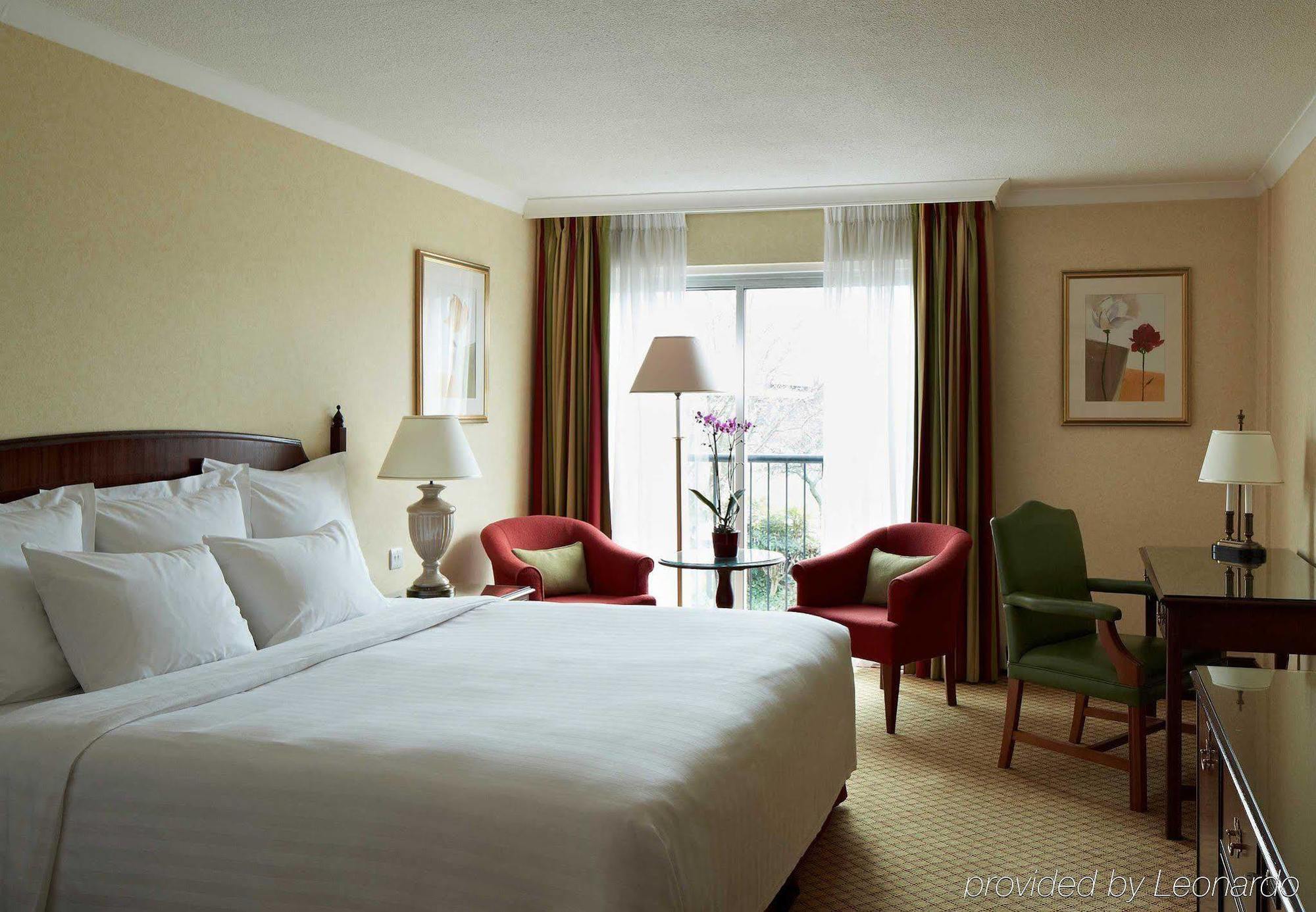 The Aberdeen Dyce Hotel Екстериор снимка