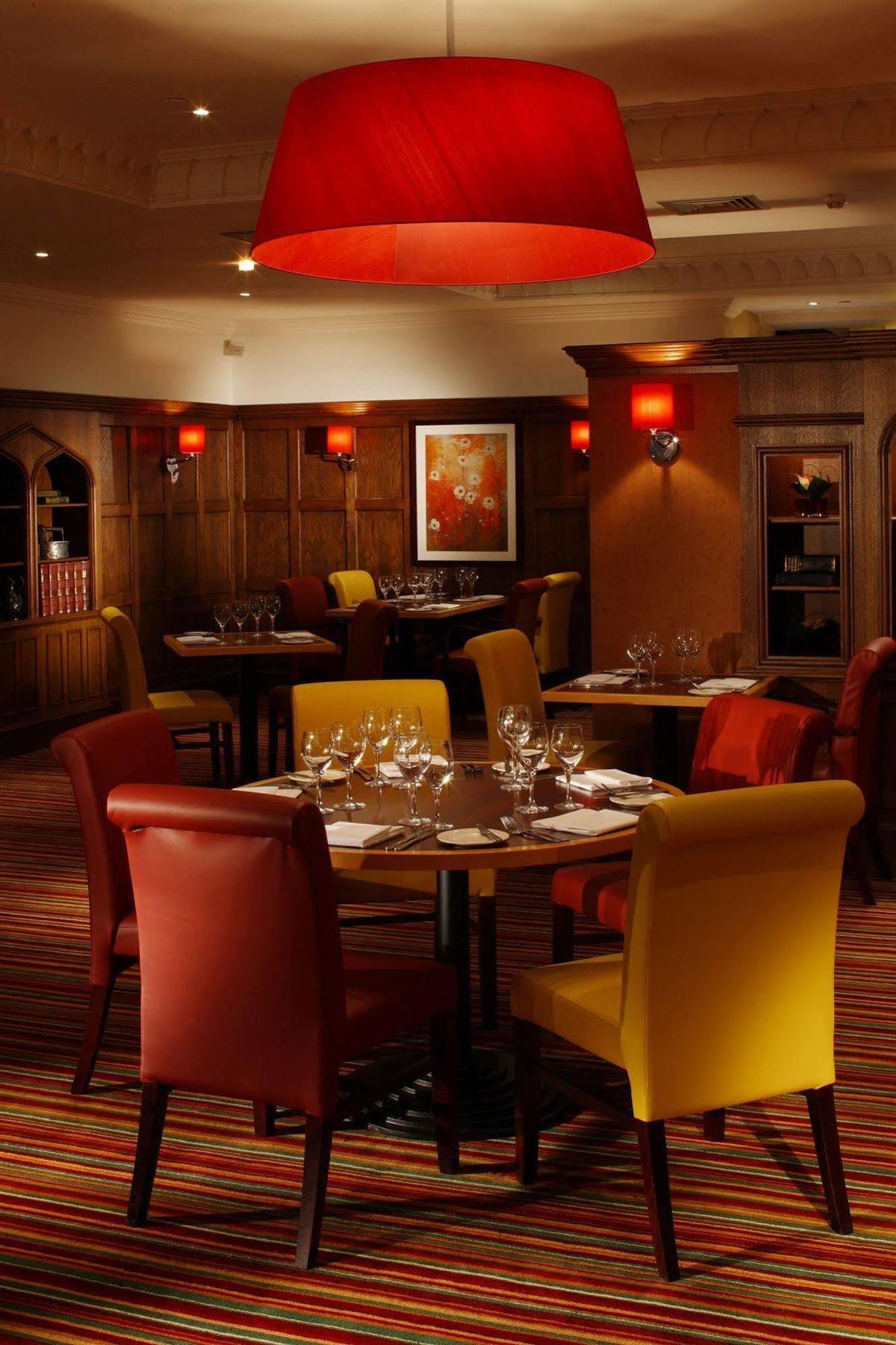 The Aberdeen Dyce Hotel Екстериор снимка