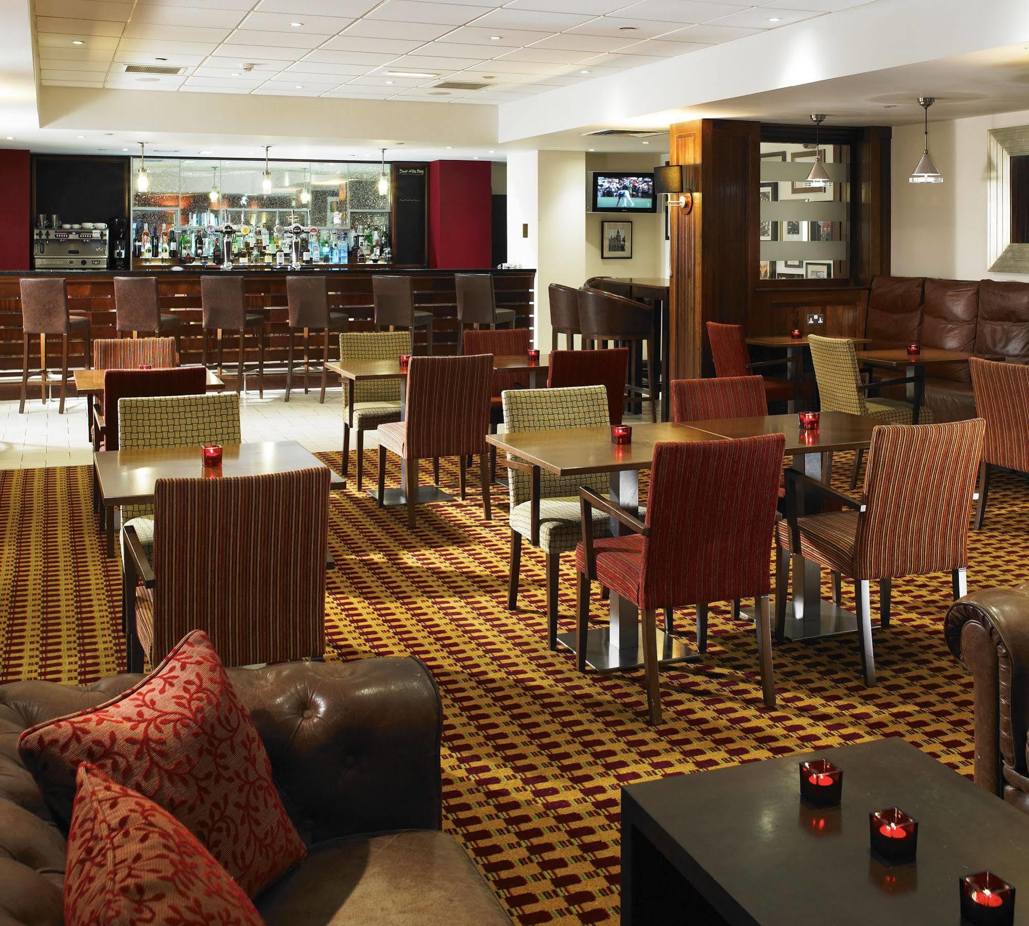 The Aberdeen Dyce Hotel Екстериор снимка