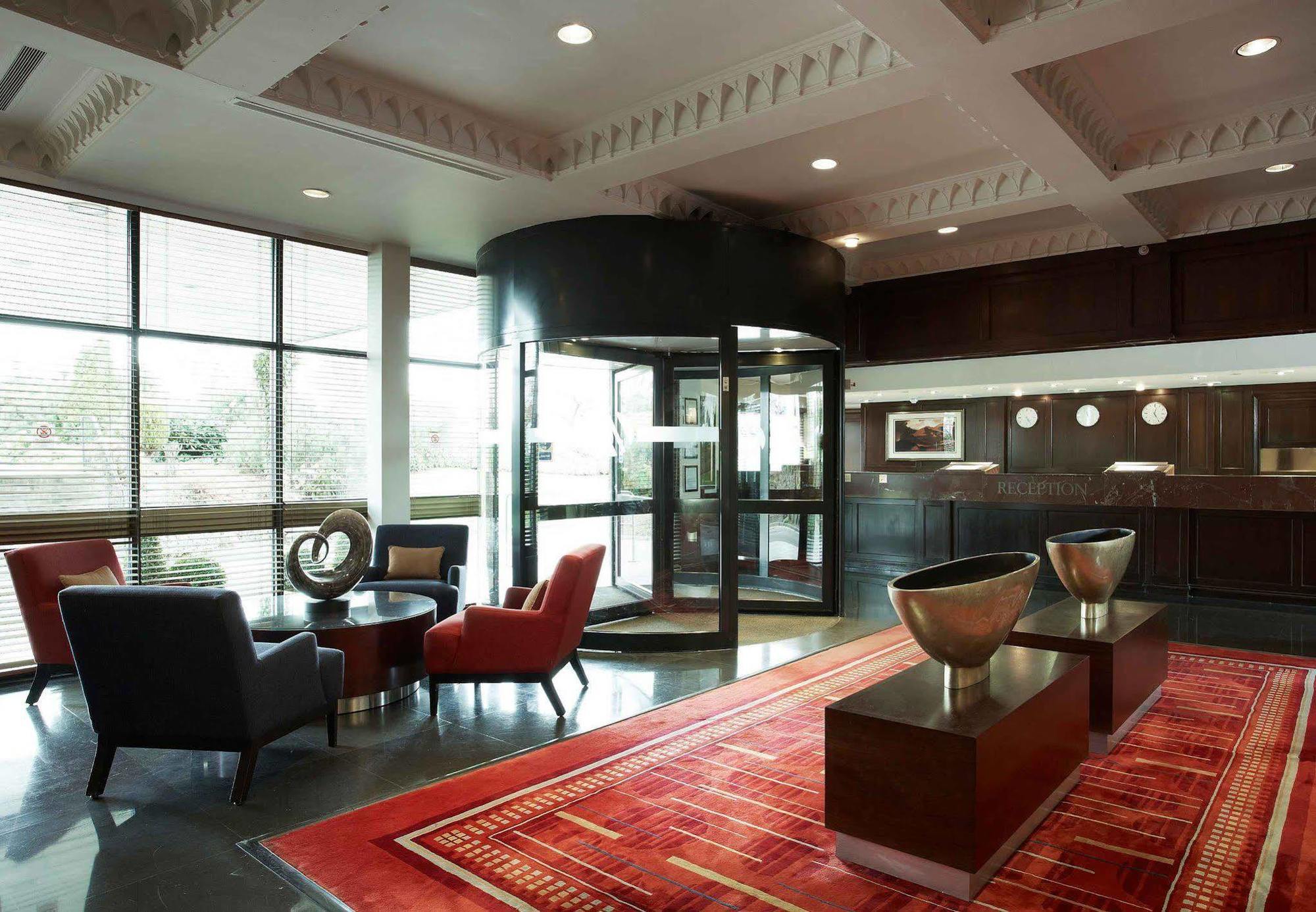 The Aberdeen Dyce Hotel Екстериор снимка