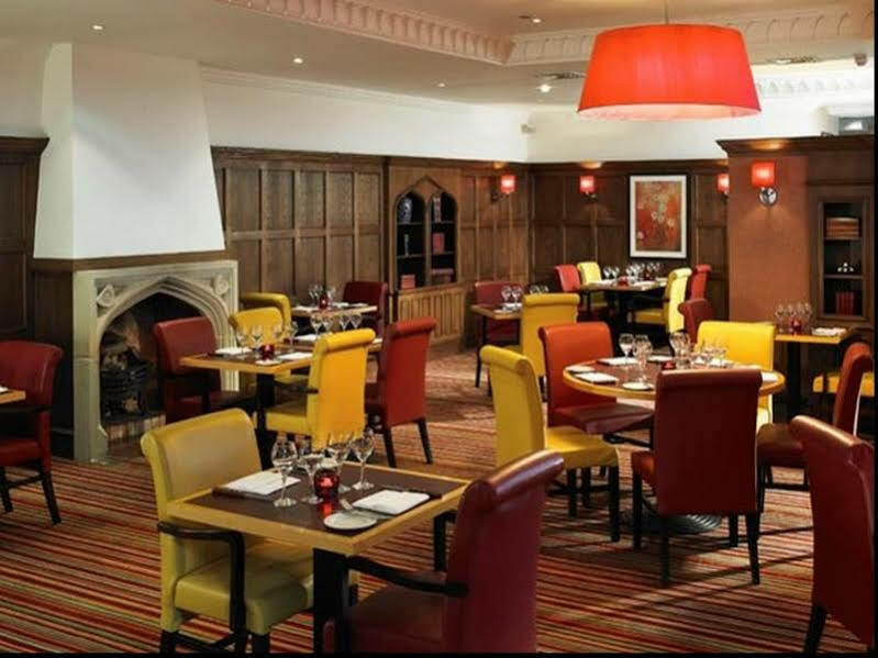 The Aberdeen Dyce Hotel Екстериор снимка