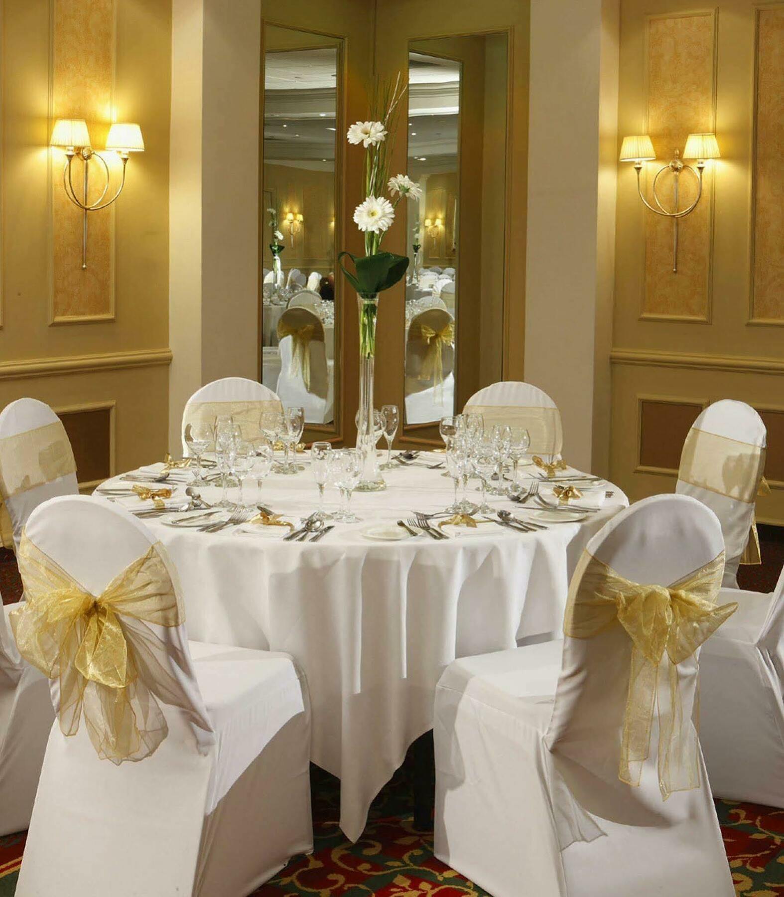 The Aberdeen Dyce Hotel Екстериор снимка
